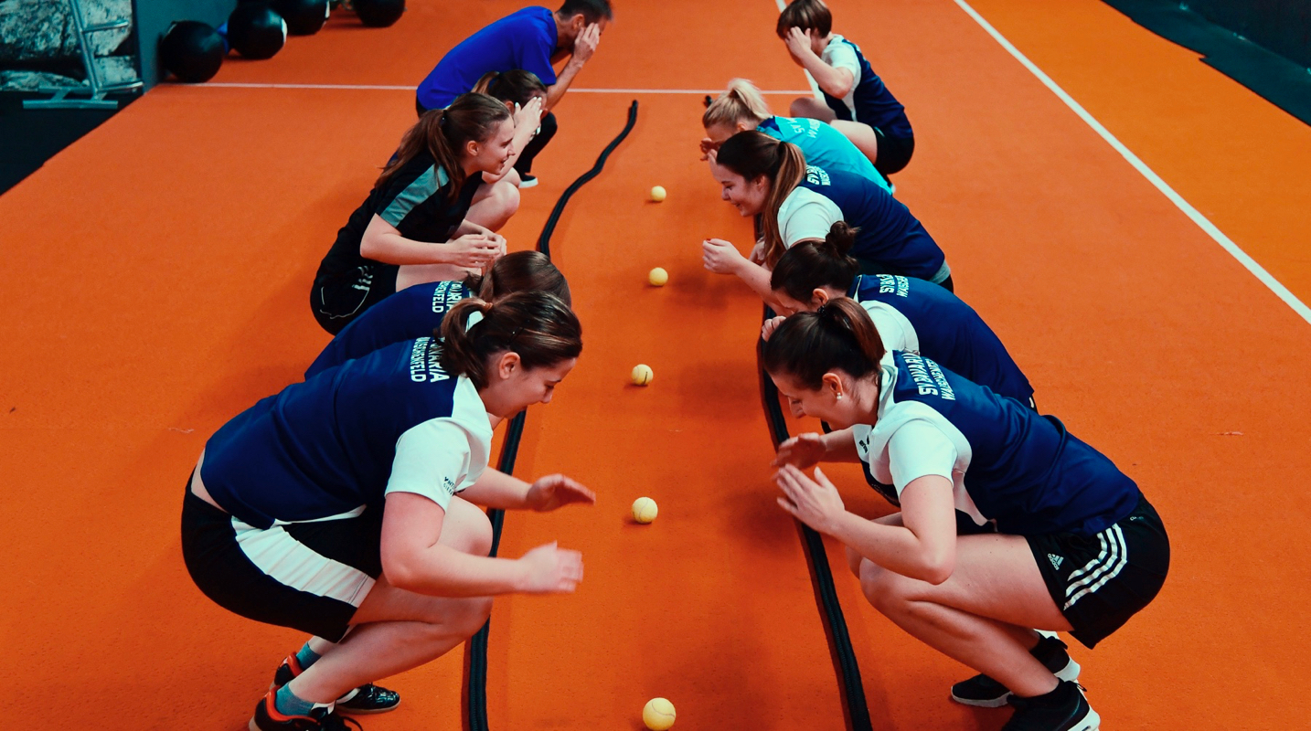 behind:the:scenes:it's:your:stage:start:play:repeat - SV Bavaria Waischenfeld die Frauenfußballmannschaft beim Cross Gym Trainin mit Bastian Lumpp in der Sportwelt Pegnitz